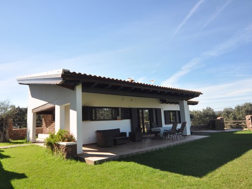 Diseño de Vivienda Unifamiliar en La Rosaleda, Sevilla: Modernidad y Tradición en Perfecta Armonía